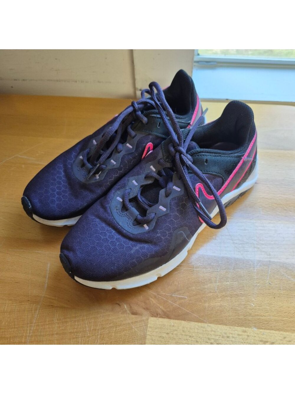 Nike Womens Athletic Shoes Purple/Black With Pink‎ Accents Size 7